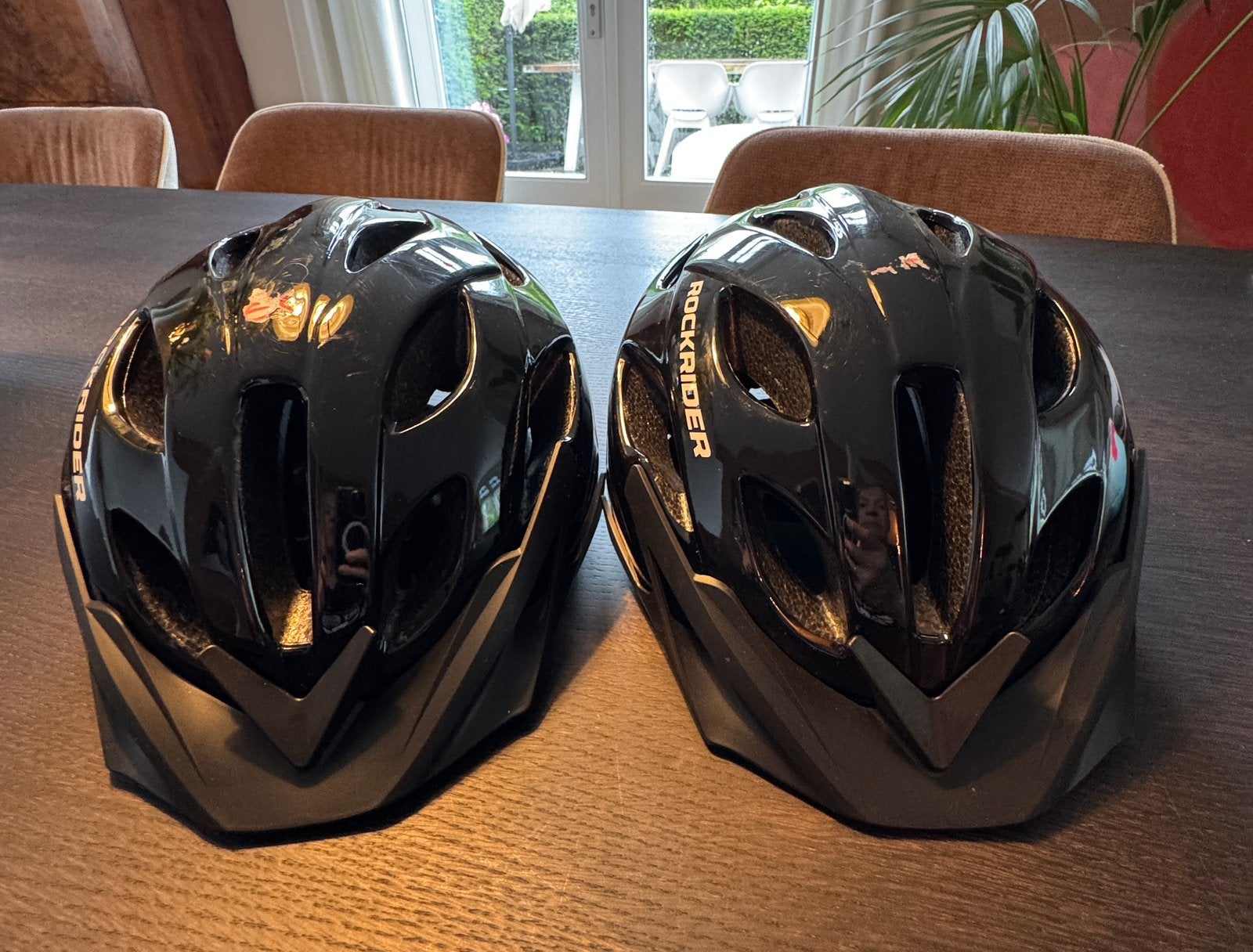 Set van 2 Decathlon Rockrider MTB fietshelmen (zwart), Ophalen of Verzenden, Zo goed als nieuw, L, Heer of Dame