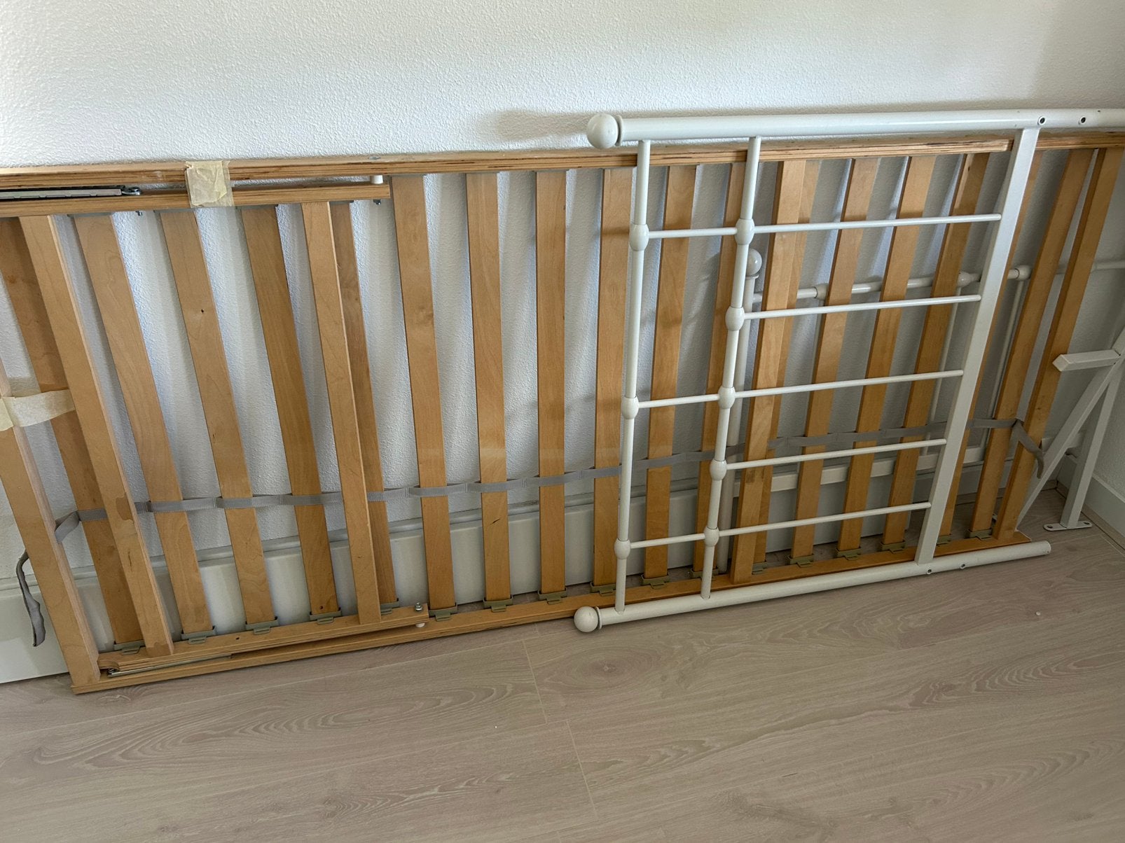 Brocante wit eenpersoons bed zgan met laddenbodem, Ophalen, 90 cm, Eenpersoons, Wit