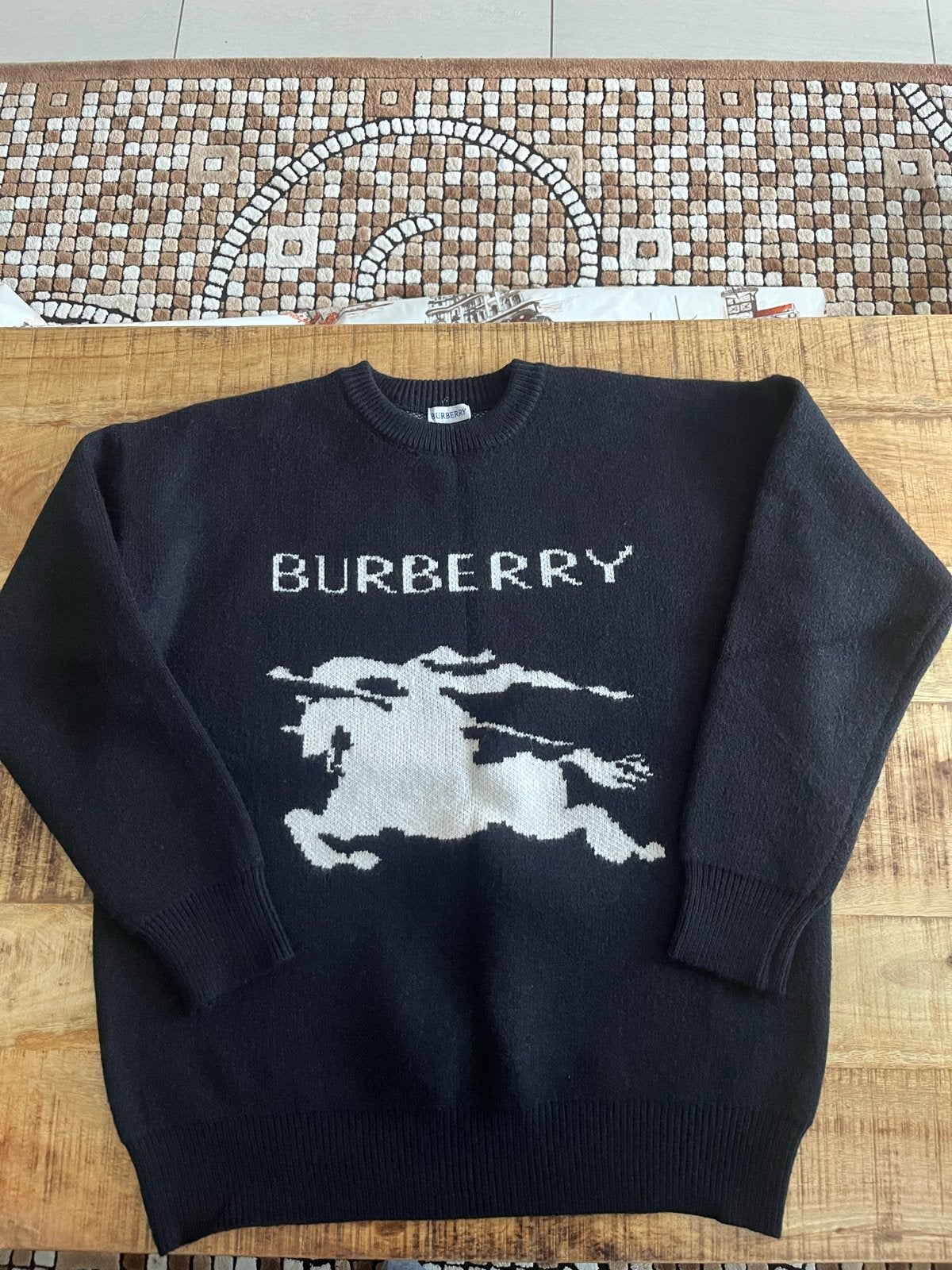 Burberry trui met logo - Zwart, Ophalen of Verzenden, Zo goed als nieuw, Maat 52/54 (L), Zwart