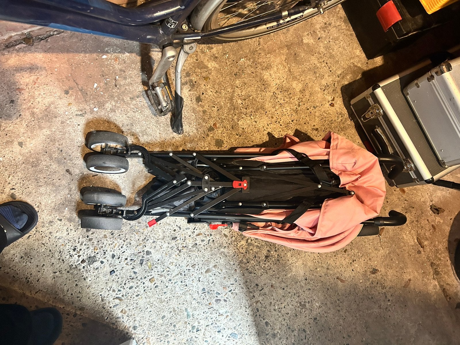 Compacte roze buggy, ideaal voor onderweg, Kinderen en Baby's, Buggy's, Ophalen of Verzenden, Gebruikt, Overige merken