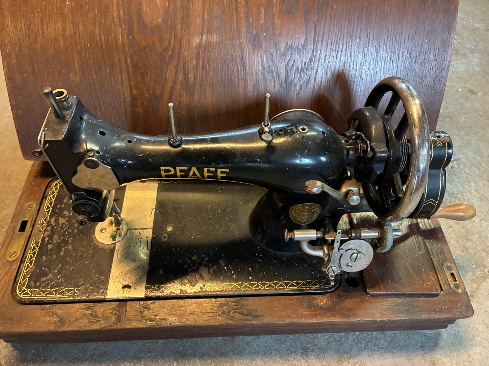Pfaff naaimachine uit grootmoeders tijd, Ophalen
