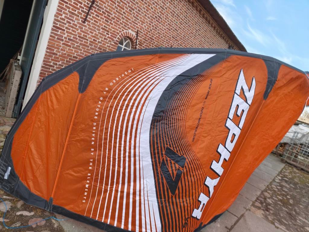 Weer in prijs verlaagd: Ozone zephyr + .edge travel set, Watersport en Boten, Kitesurfen, Twintip, Ophalen of Verzenden