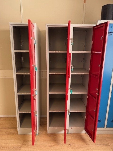 2378. Lockerkast / Lockers / Kluisjes, Ophalen, Zo goed als nieuw