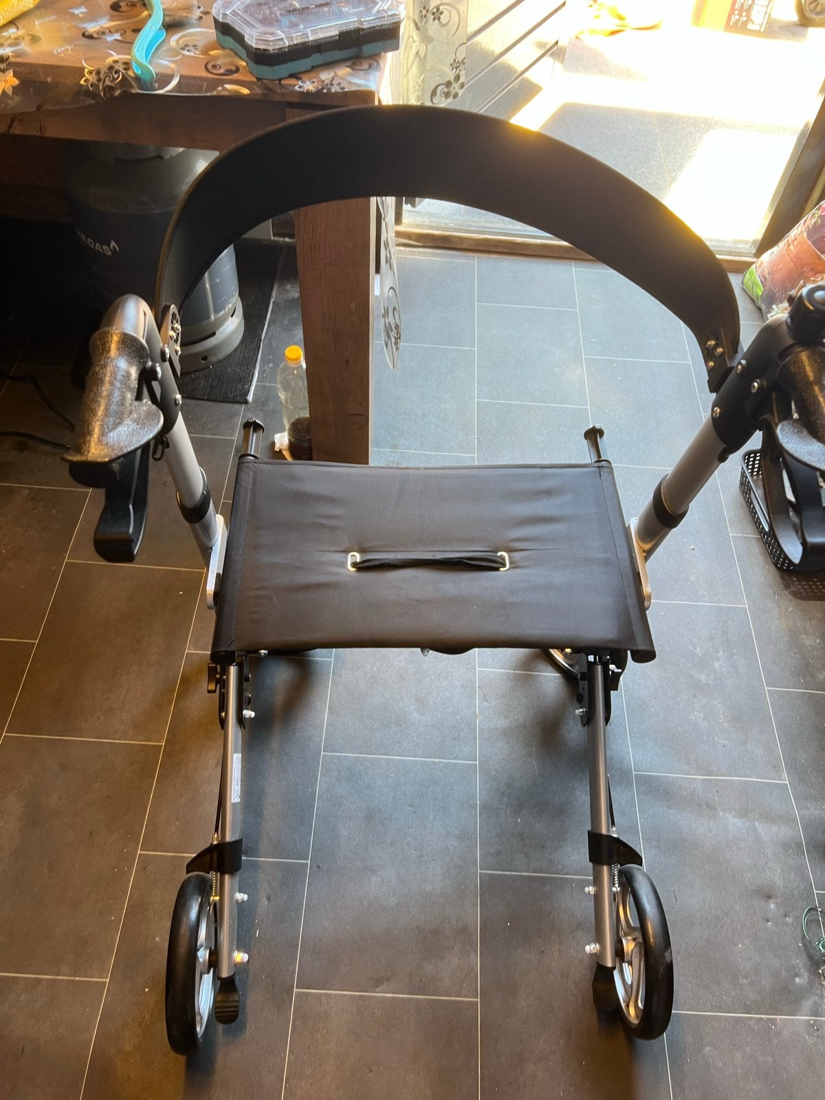 Gratis rollator, Ophalen