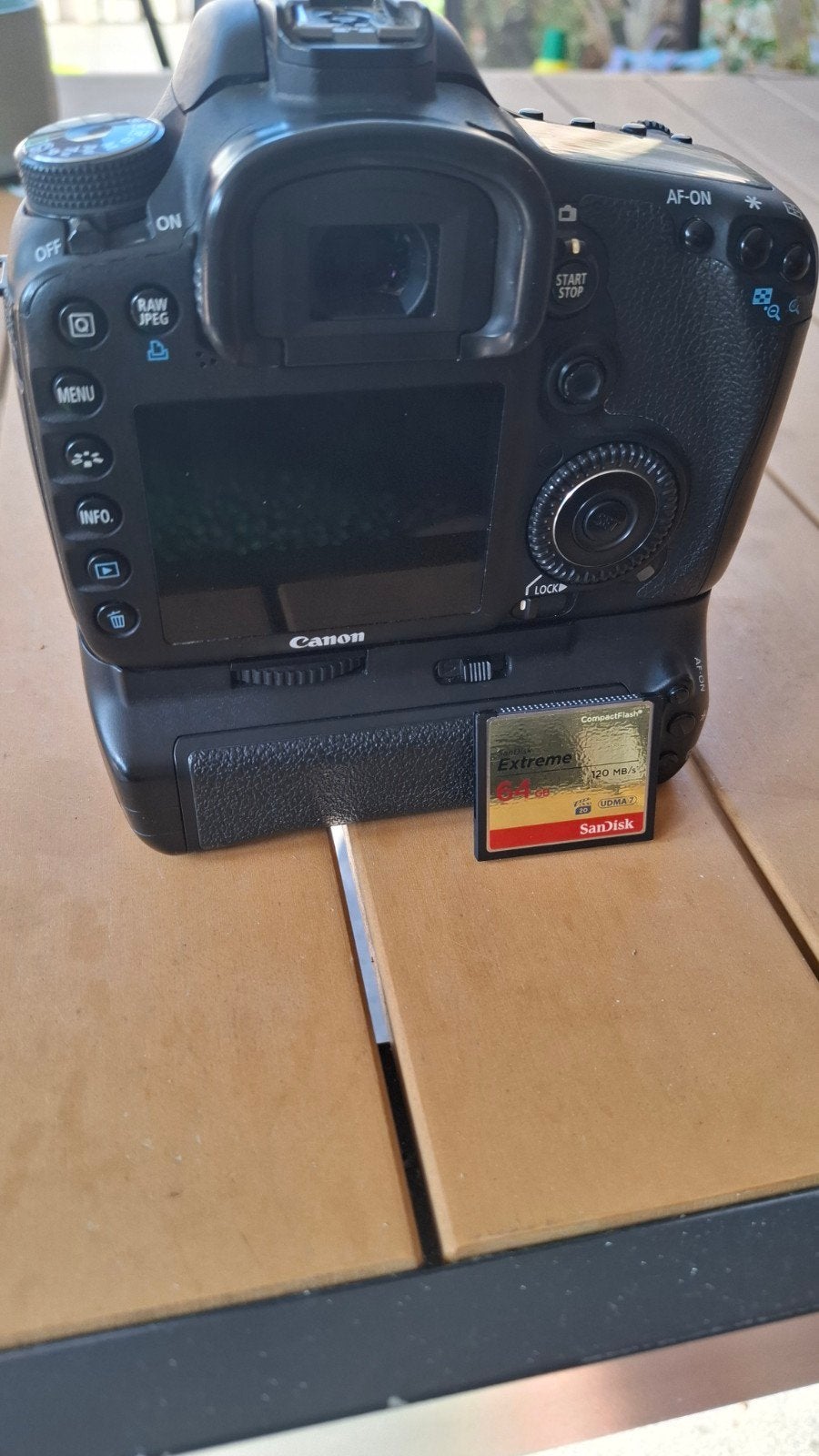 Canon EOS 7D Spiegelreflexcamera met batterijgrip en SDkaart, Audio, Tv en Foto, Ophalen, Gebruikt, Spiegelreflex, Canon