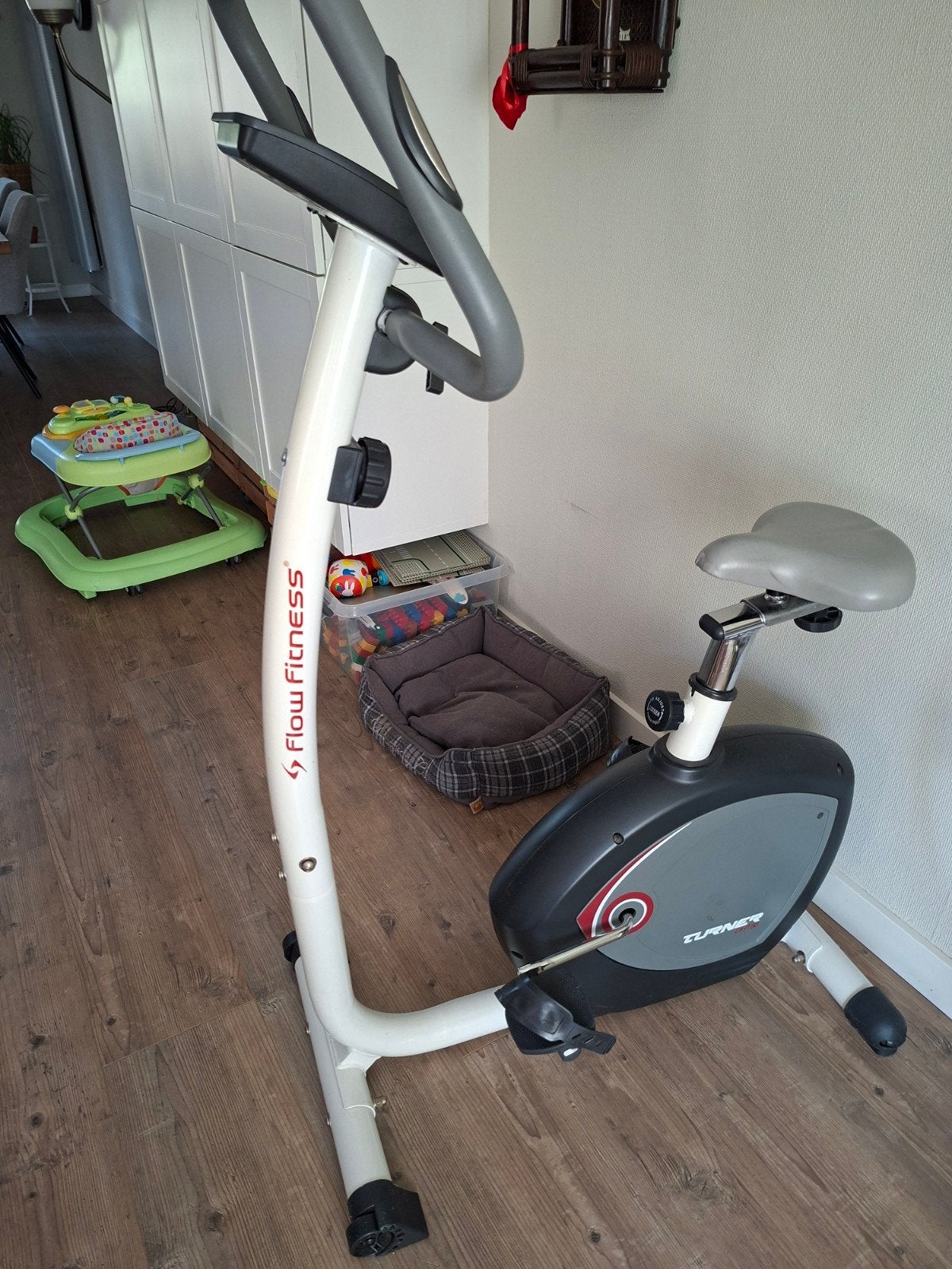 Flow Fitness Turner Hometrainer - Zo goed als nieuw, Ophalen, Zo goed als nieuw, Metaal, Benen