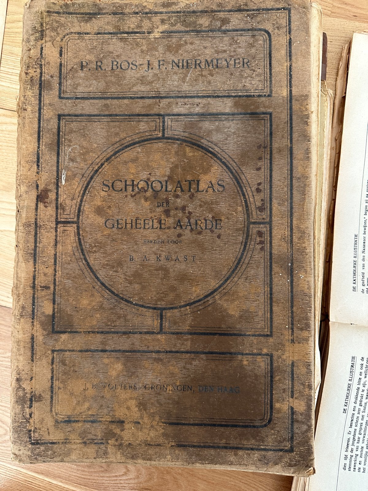 Schoolatlas der Geheele Aarde - P.R. Bos - 1929, Boeken, Gelezen, Bosatlas, Ophalen of Verzenden, 1800 tot 2000