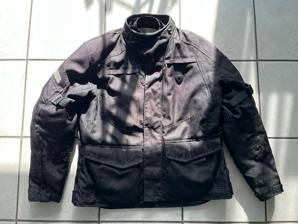 Rev’it Outback motorjas        maat XYL, Motoren, Kleding | Motorkleding, Ophalen, Jas | textiel, Tweedehands, Dames