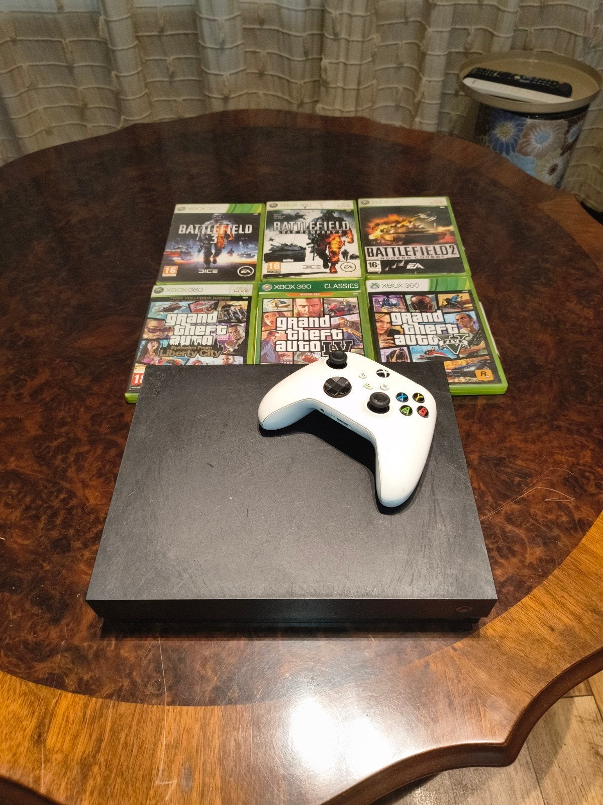Xbox 360 met controller en games (incl. kabels), Ophalen, Gebruikt, Avontuur en Actie, Vanaf 16 jaar