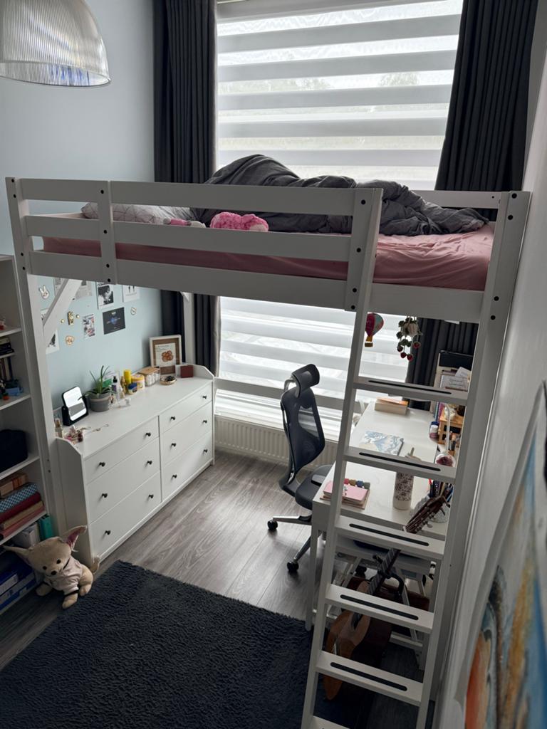 Hoogslaper IKEA + matras, Huis en Inrichting, Slaapkamer | Stapelbedden en Hoogslapers, Gebruikt, Eenpersoons, Ophalen of Verzenden