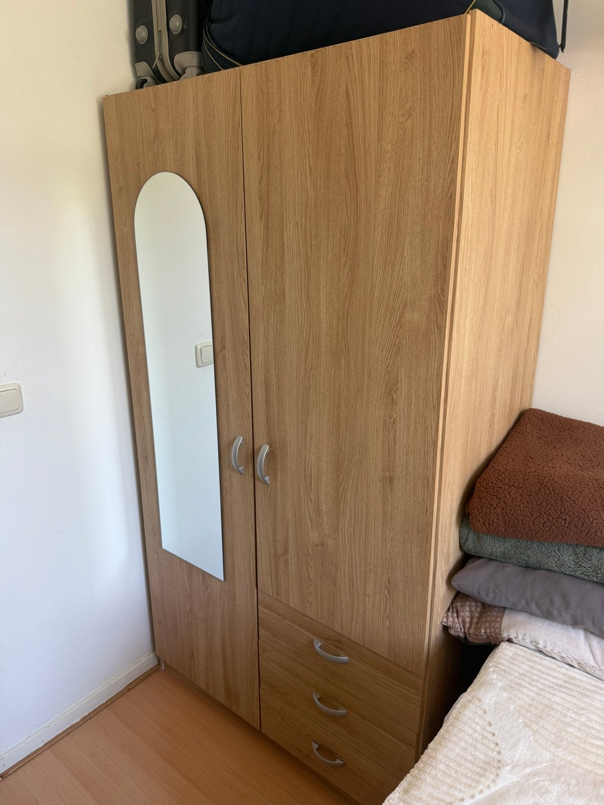 Kledingkast met spiegel, hanggedeelte, planken en lades, Ophalen, Gebruikt, 50 tot 100 cm, Met lade(s)