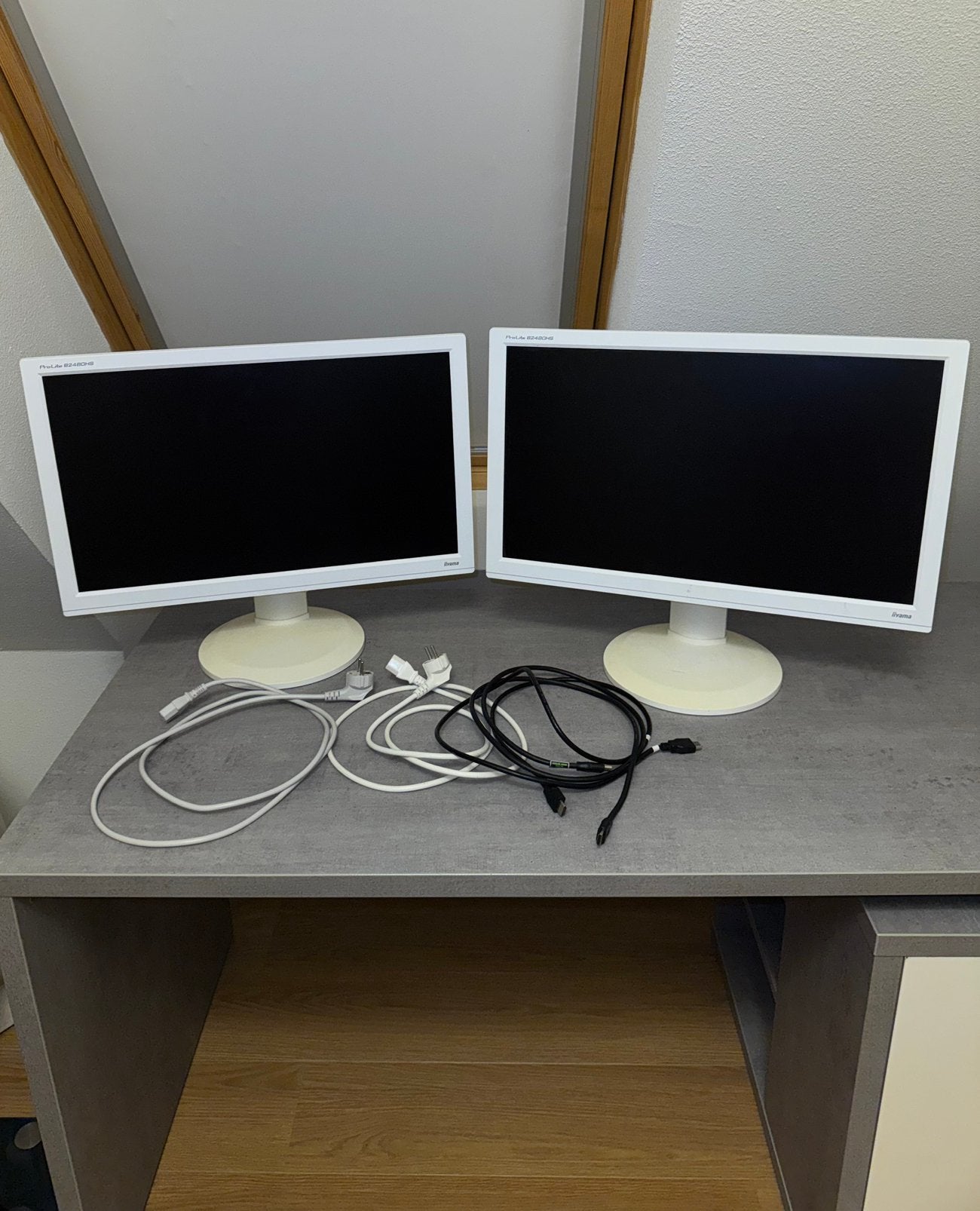 iiyama monitoren wit, Computers en Software, Ophalen, Full HD, 60 Hz of minder, Gebruikt