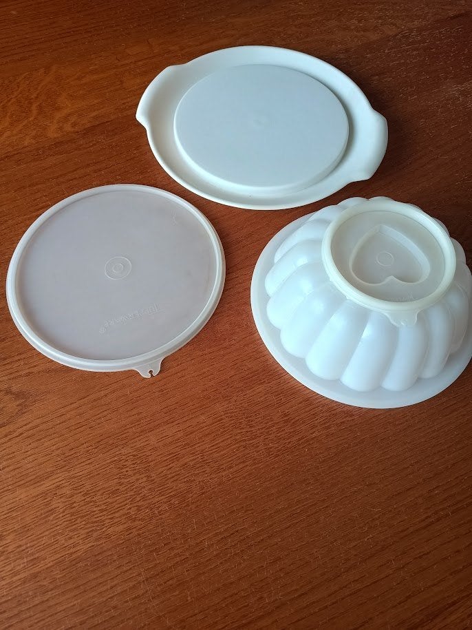 tupperware 4-delige puddingvorm, Huis en Inrichting, Wit, Overige typen, Ophalen of Verzenden, Met deksel