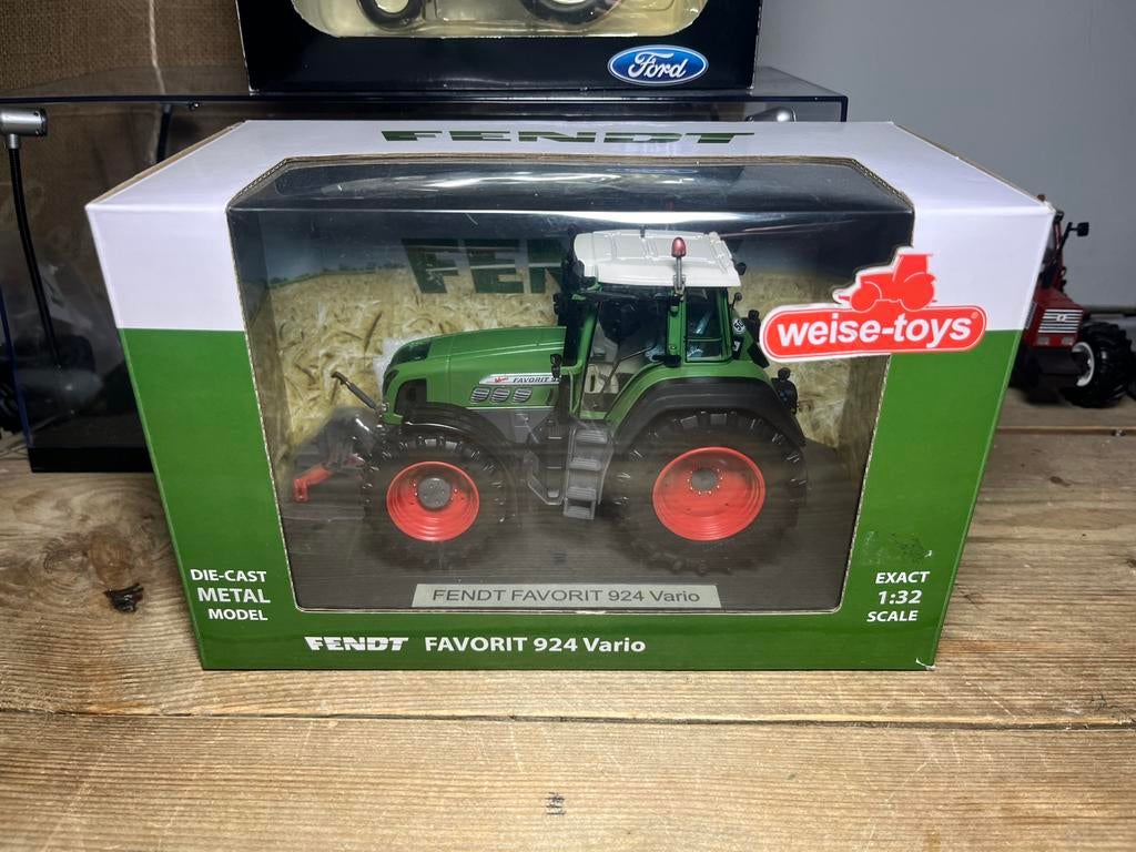 Fendt Favorit Vario 924 Weise Toys 1:32, Ophalen of Verzenden, Zo goed als nieuw, Tractor of Landbouw, Overige merken