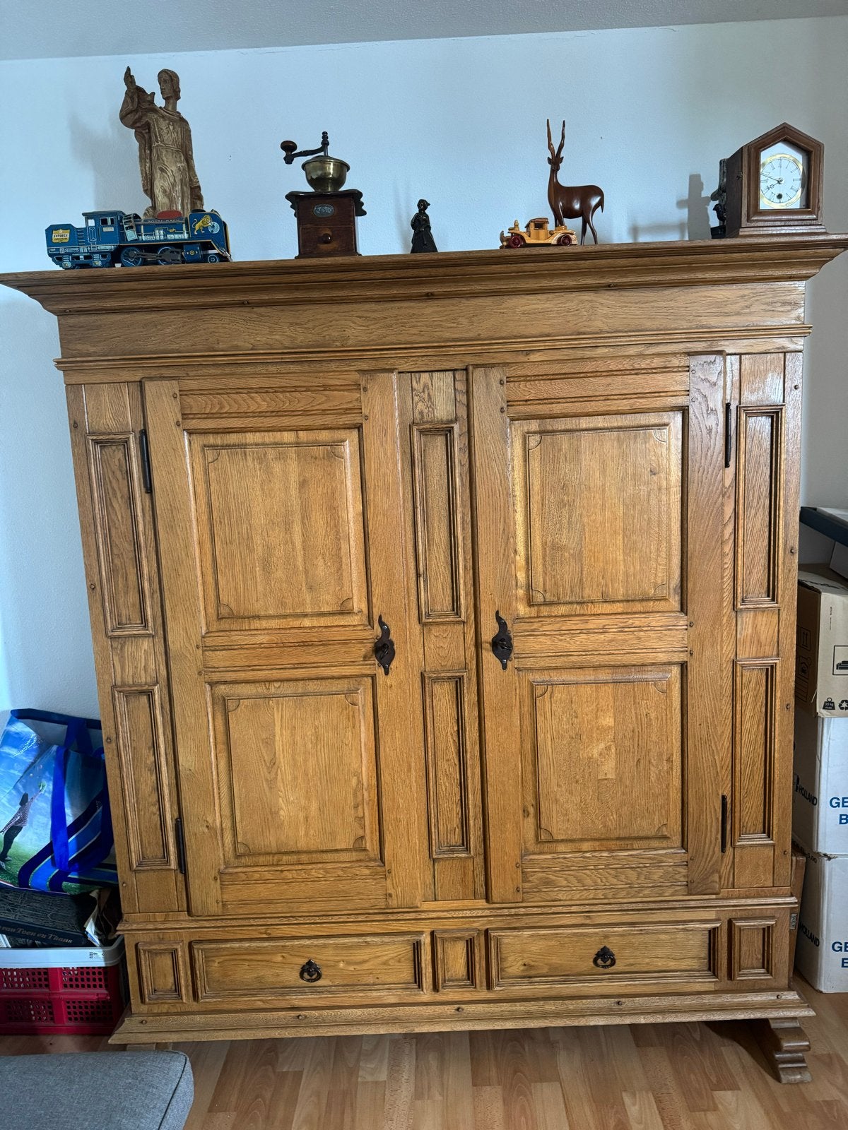 Antieke Eikenhouten Kast met Authentieke Details, Ophalen of Verzenden