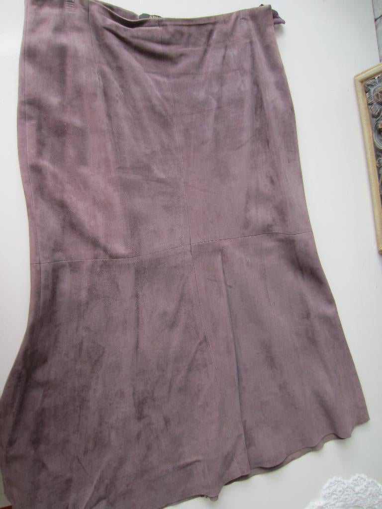 ARMA leder; goat suede rok, maat 38, paars, Kleding | Dames, Maat 38/40 (M), Ophalen of Verzenden, Zo goed als nieuw, Onder de knie