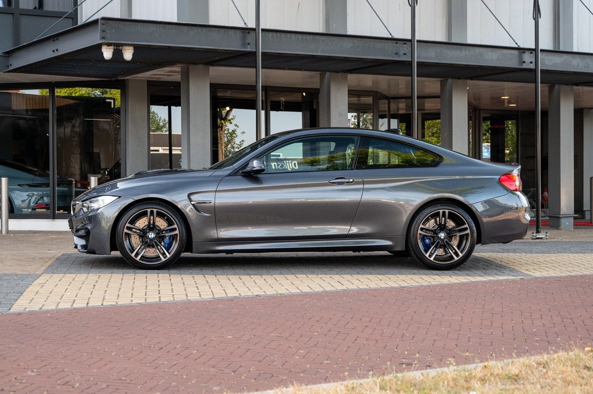 BMW F82 M4 Coupe (bj 2014), Auto's, BMW, Euro 6, 4 stoelen, Leder, Bedrijf