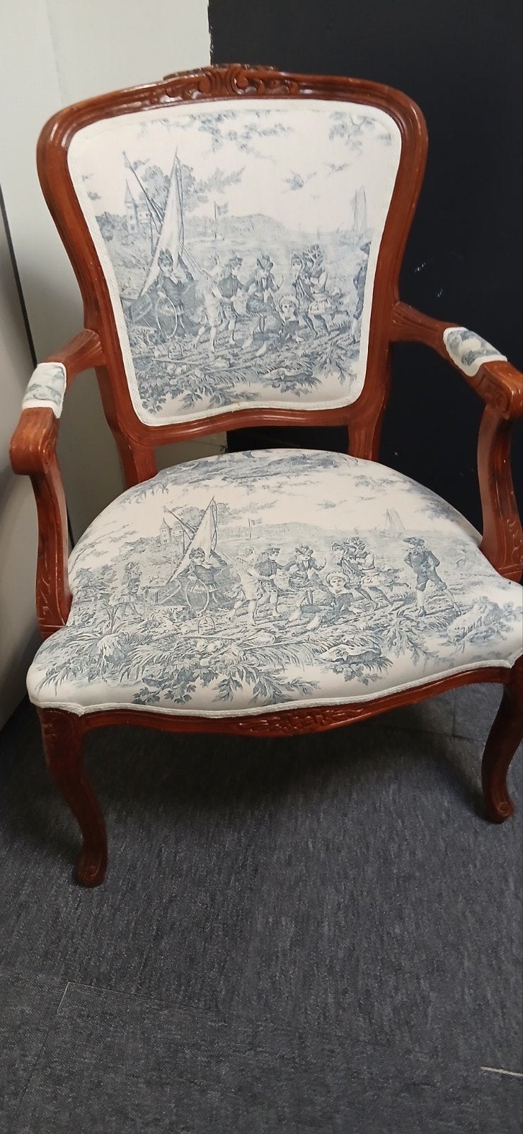 Antieke fauteuil met Toile de Jouy bekleding, Ophalen