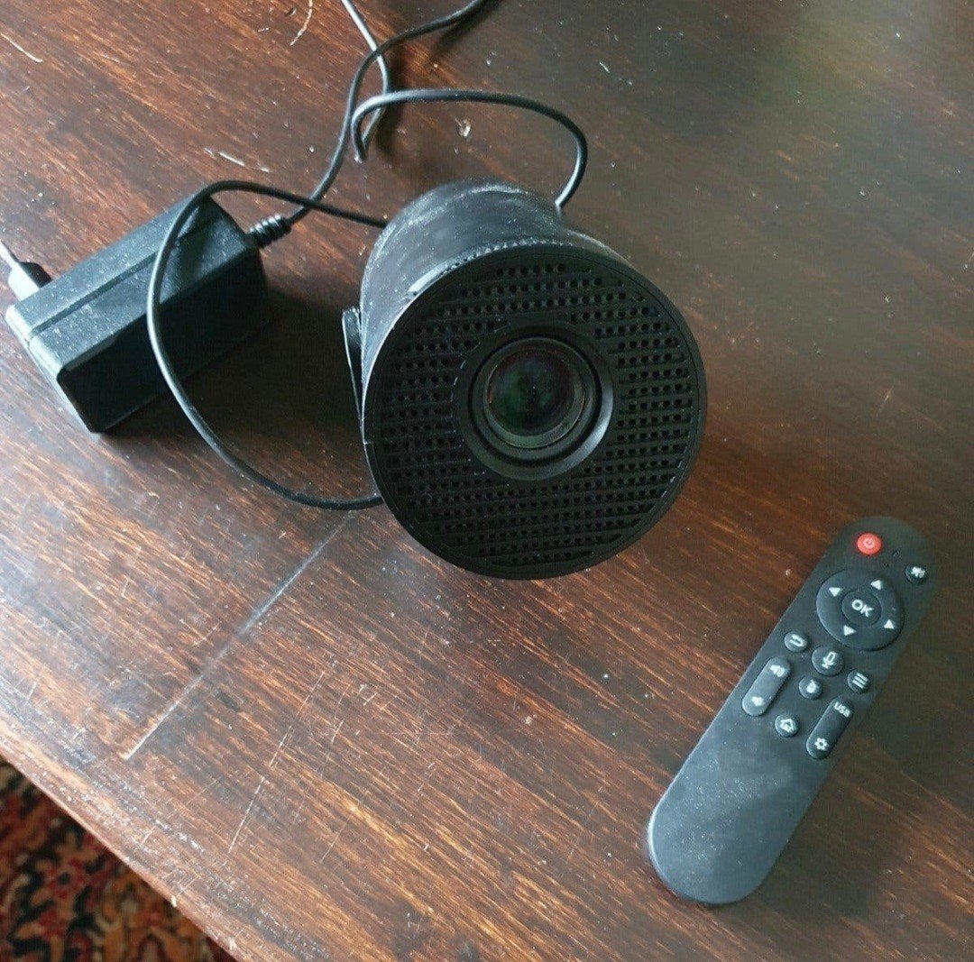 Lumina Mini Beamer Projector met Afstandsbediening 2026, Audio, Tv en Foto, Beamers, Gebruikt, LED, Ophalen of Verzenden, Lumina