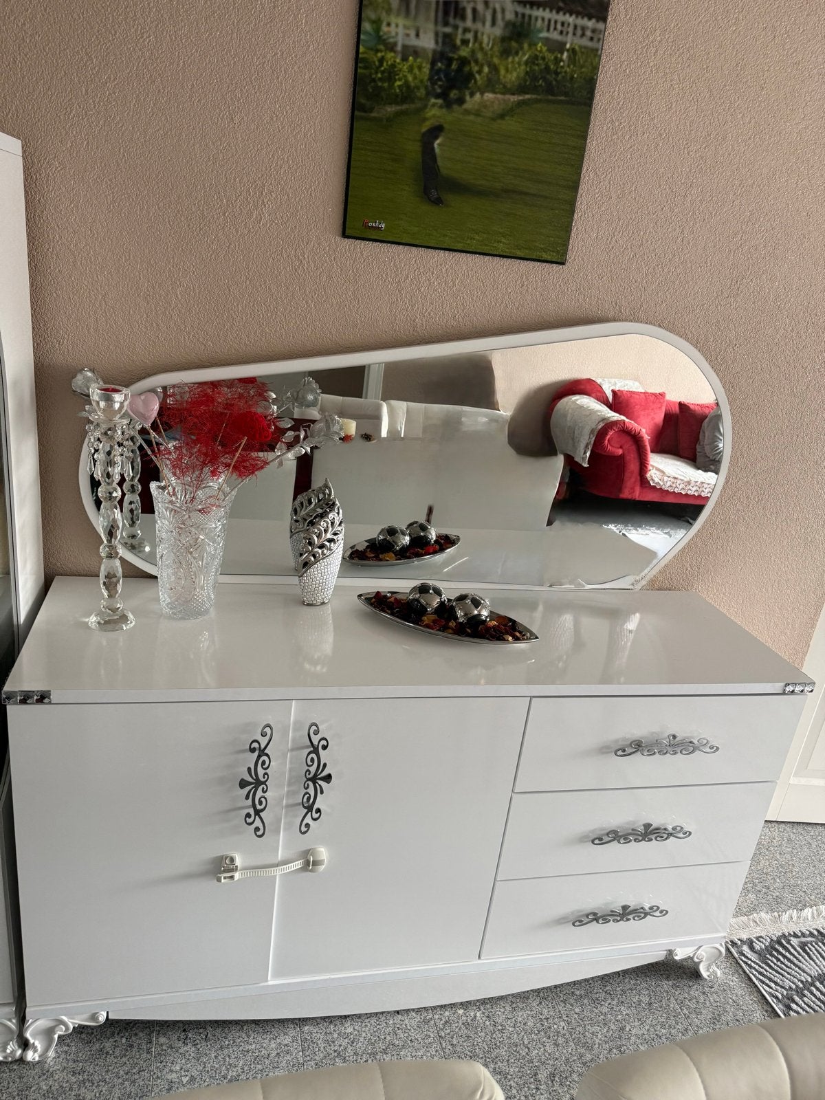 Moderne witte dressoir met spiegel en vitrinekast, Huis en Inrichting, Kasten | Dressoirs, Ophalen, Overige materialen, 100 tot 150 cm