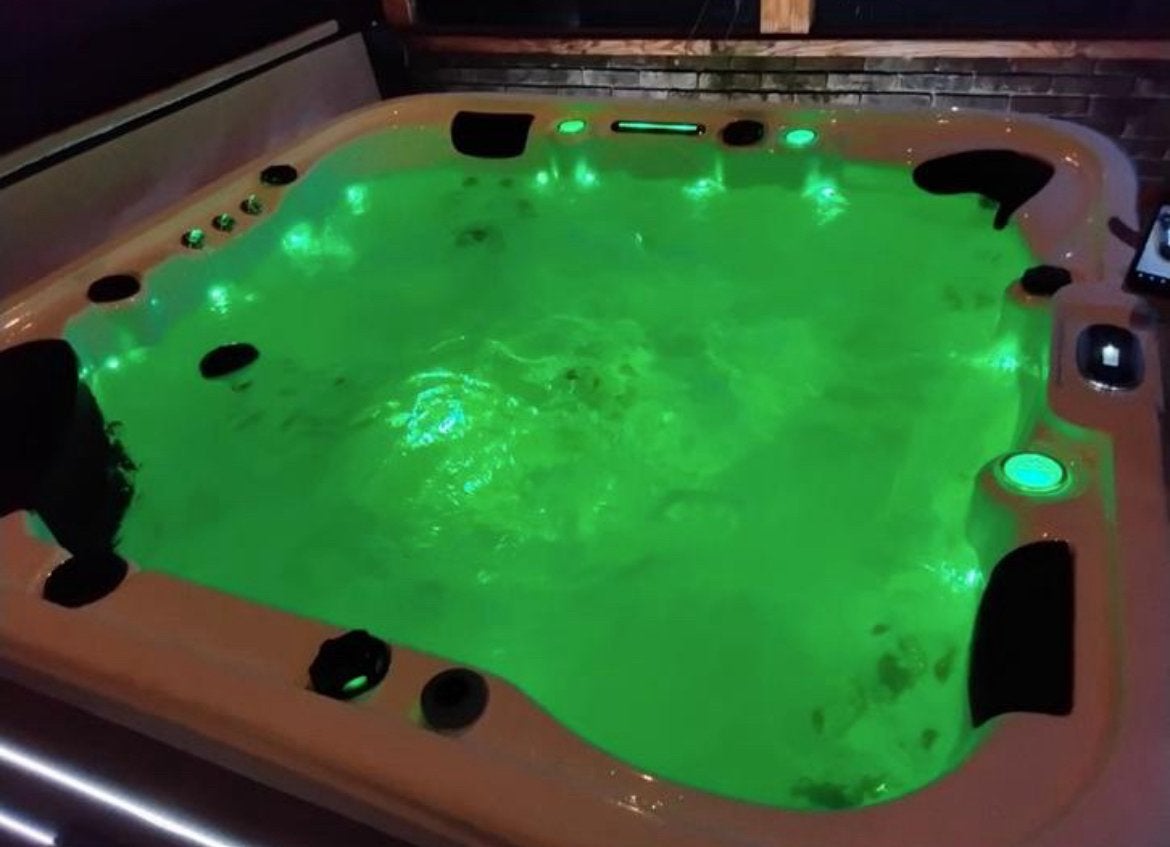 Luxe Jacuzzi met LED verlichting en Balboa besturing, Ophalen, 200 tot 300 cm, Vierkant, Zo goed als nieuw