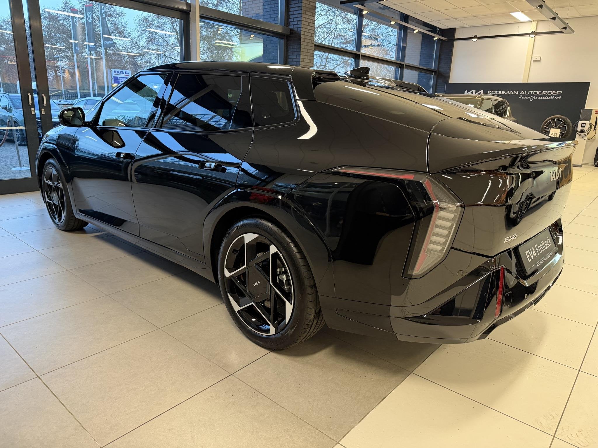 Kia EV4 Fastback GT-Line 81.4 kWh Nieuwe auto, Direct leverb, 81 kWh, 1800 kg, 510 min, 612 km