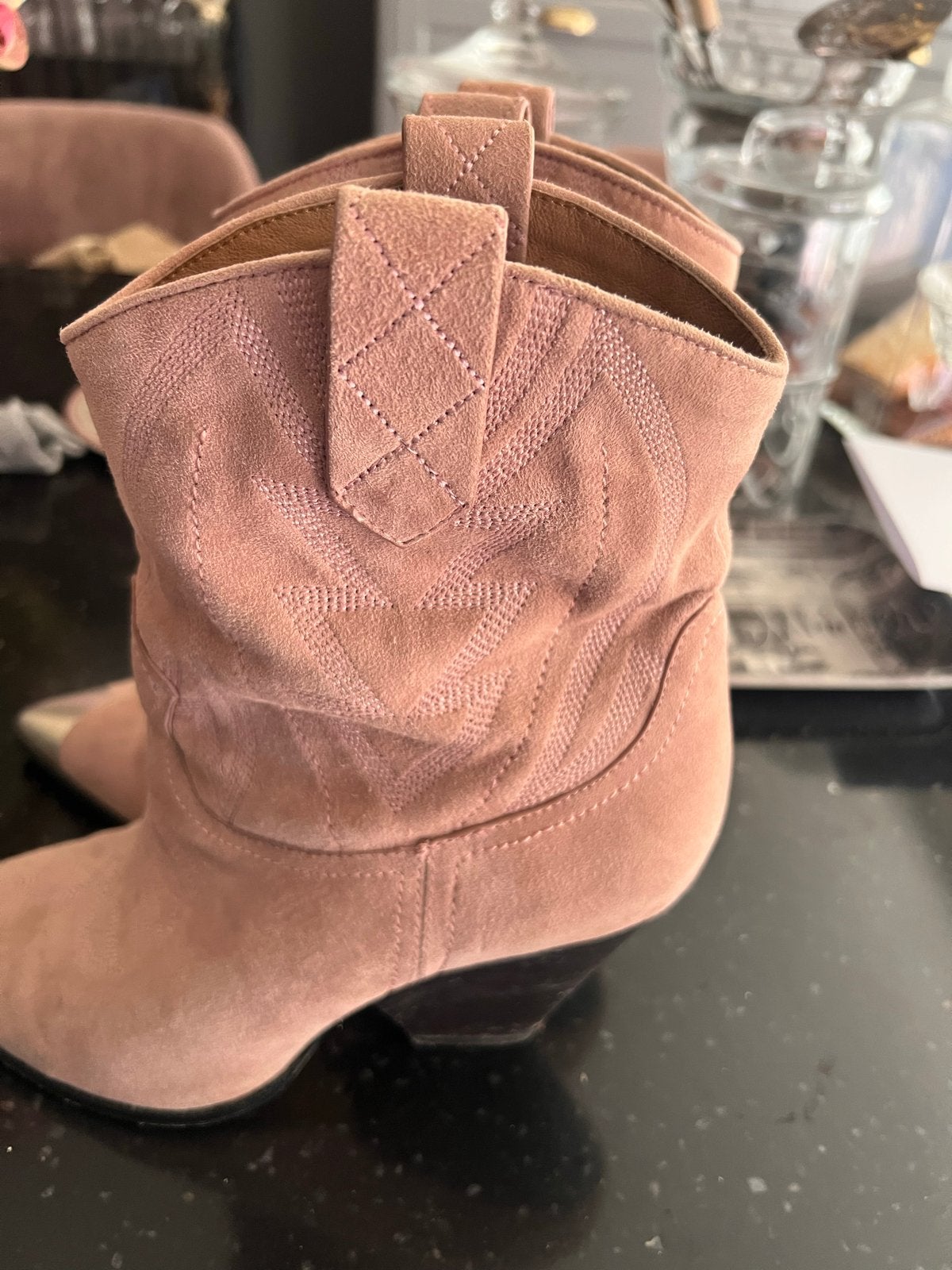 Roze suède Lola Cruz cowboylaarzen maat 37, Kleding | Dames, Schoenen, Ophalen of Verzenden, Zo goed als nieuw, Roze, Lage of Enkellaarzen
