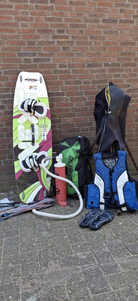 Complete Kitesurf Set: Ozone Kite, Board, Trapeze & Meer, Ophalen, Kitesurf-set, Twintip, 10 m²