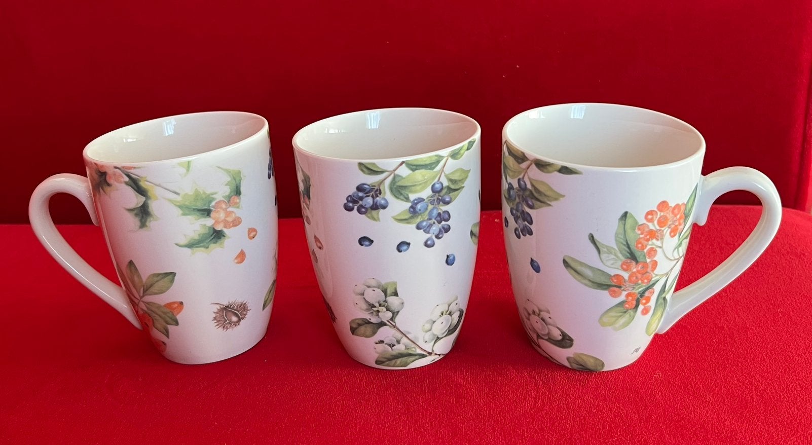 3 koffiemokken “ Kerst 2011” Janneke Brinkman Salentein, Ophalen of Verzenden, Zo goed als nieuw, Overige stijlen, Kop(pen) en/of Schotel(s)