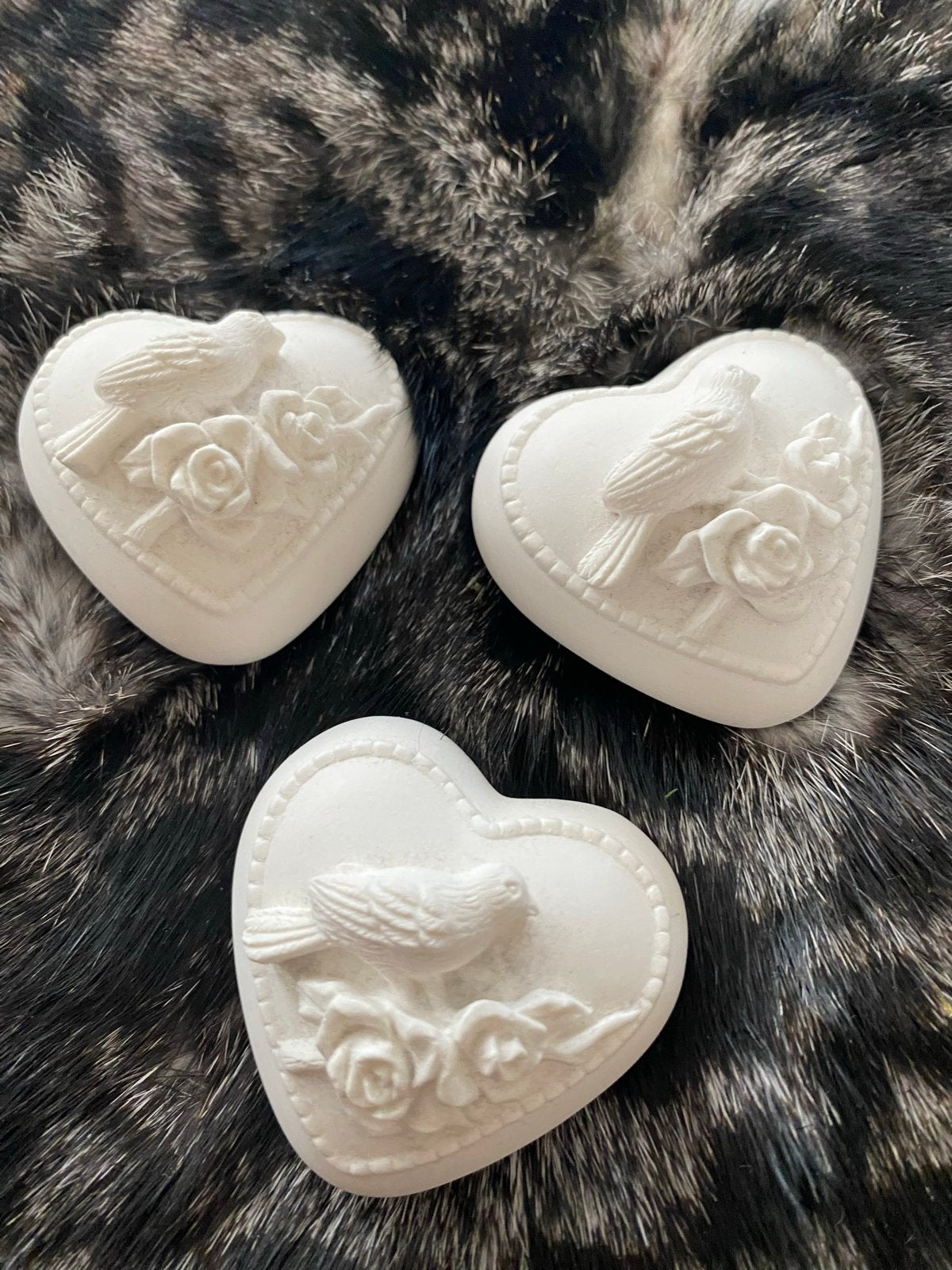 Set van 3 hartvormige van gips met duifjes en rozen (nieuw), Ophalen, Nieuw, Klassiek, Wit