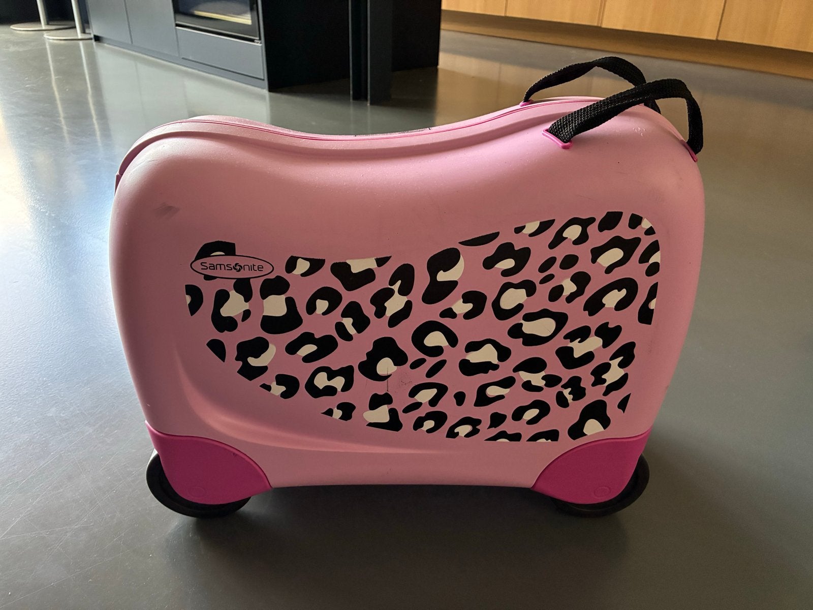Samsonite Kinderkoffer Roze met Luipaardprint Handbagage, Wieltjes, Gebruikt, 50 tot 60 cm, Hard kunststof