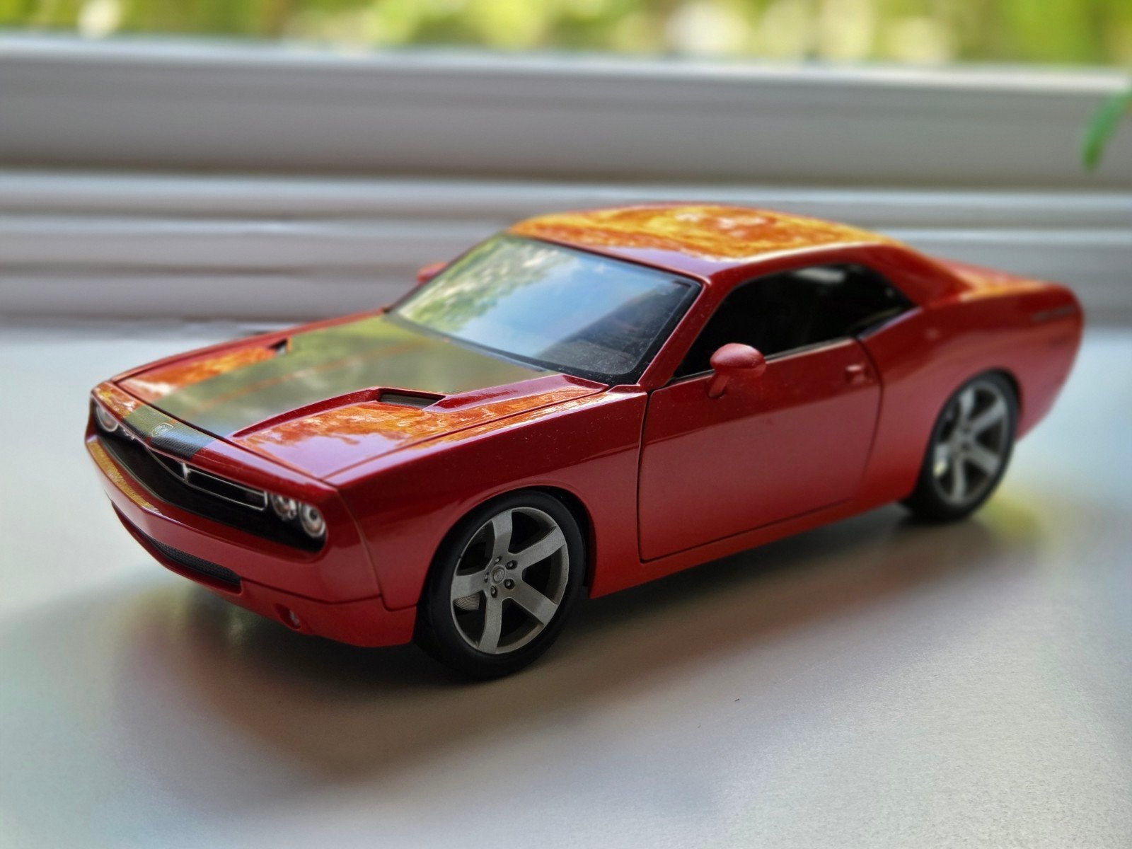 Maisto Dodge Challenger SRT8 Hemi 1:18, Ophalen of Verzenden, Zo goed als nieuw, Auto, Maisto