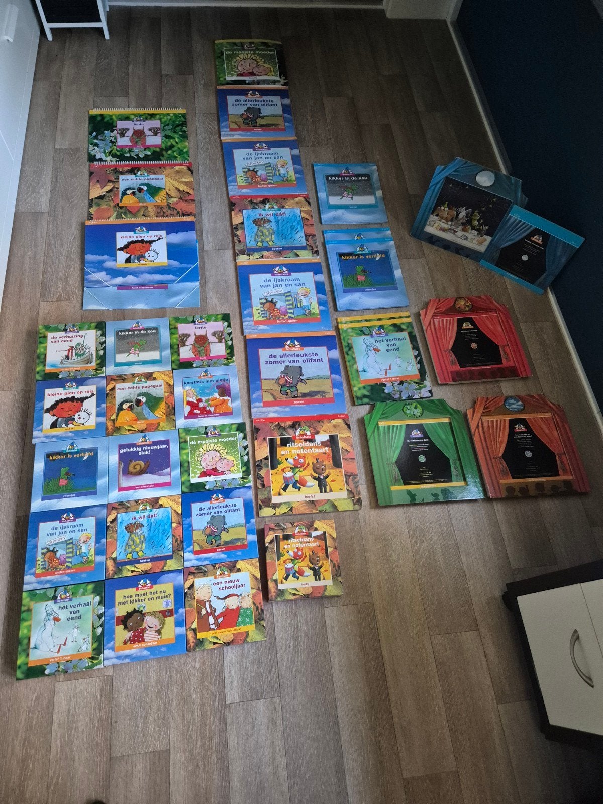 Grote set (prenten)boeken, verteltheater en spelletjes, Ophalen, Zo goed als nieuw