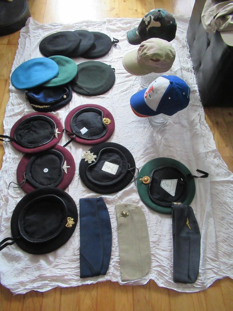 petten en baretten etc., Verzamelen, Militaria | Algemeen, Ophalen, Landmacht, Nederland, Overige typen