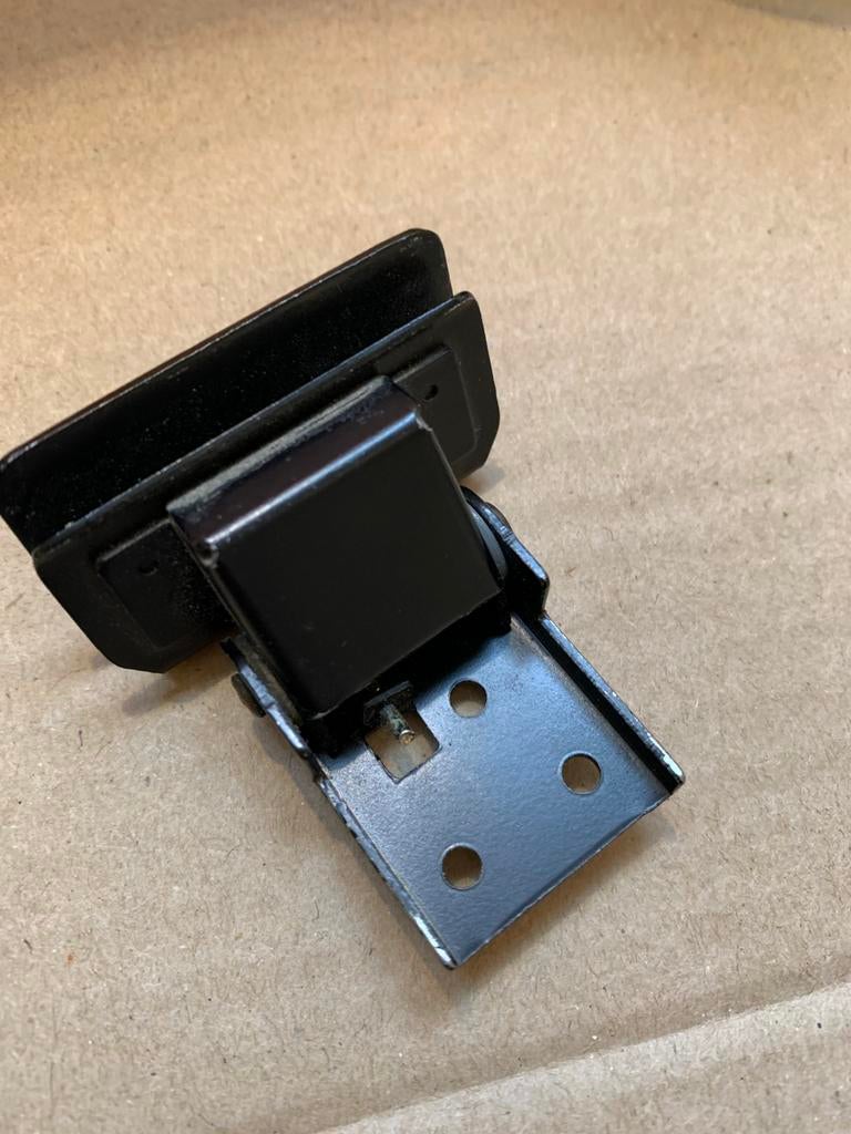 Gezocht: 1 scharnier voor Thorens platenspeler, Gebruikt, Lahr, Thorens, Thorens