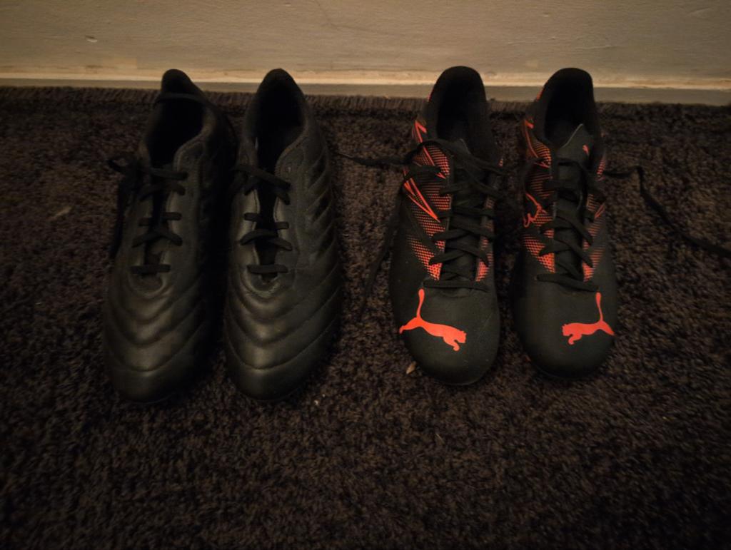 Voetbal schoenen, Maat XS of kleiner, Ophalen of Verzenden, Schoenen
