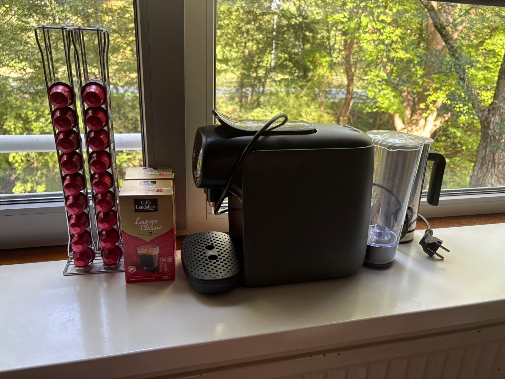 L’or Barista + melkopschuimer + 67 koffiecups met houder, Ophalen, Gebruikt, Koffiemachine, Koffiepads en cups