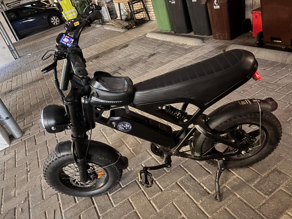 V20mini+lader en sleutels zo goed als nieuw, Minder dan 30 km per accu, Zo goed als nieuw, Minder dan 47 cm, Ophalen