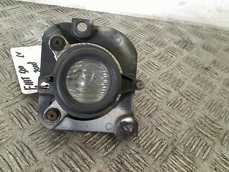 Mistlamp Links Voor Fiat 500 (312) (2007-08/..), Auto-onderdelen, Verlichting, FCA Germany GmbH, Gebruikt, IPC D1-09 Bahnhofsplatz, Rüsselsheim am Main 65423, , Duitsland