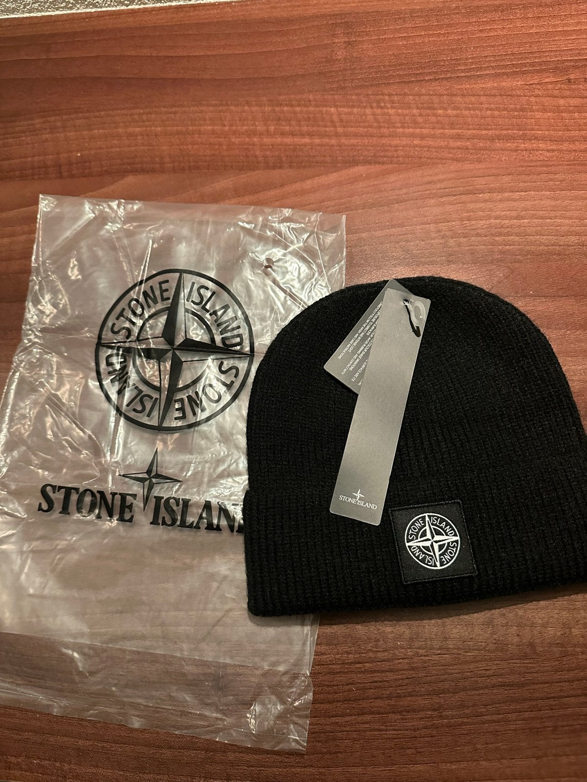 Stone Island Muts Zwart - Nieuw met prijskaartje, Verzenden, Nieuw, Overige maten, Muts