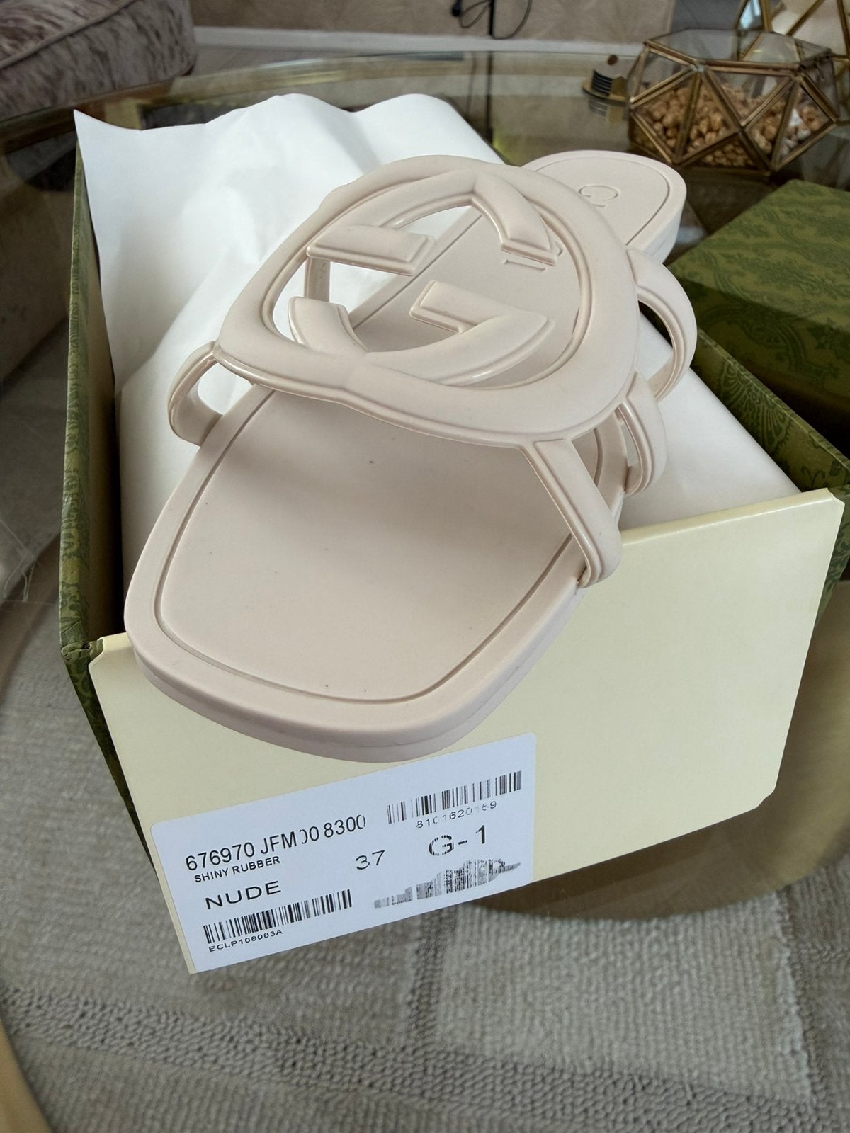 Gucci slippers nieuw model nog in doos, Ophalen of Verzenden, Nieuw, Wit, Accessoires