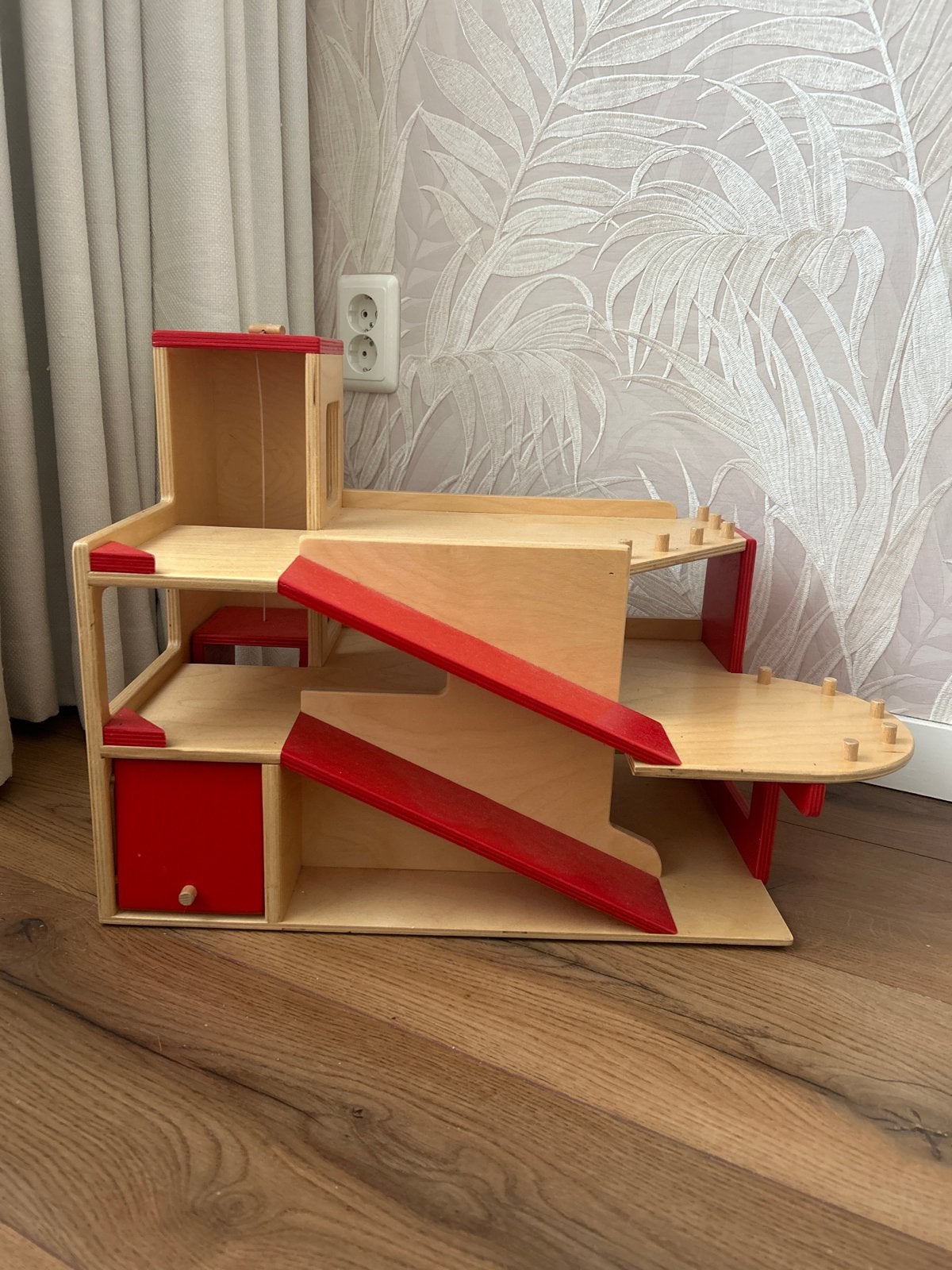Van Dijk Toys Houten Garage met Lift en Ramps, Ophalen of Verzenden, Gebruikt, Jongen of Meisje