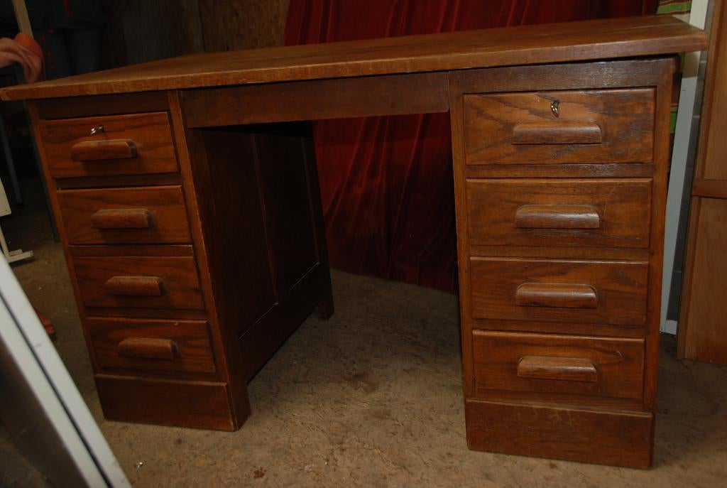 Eiken bureau., Ophalen of Verzenden, Gebruikt