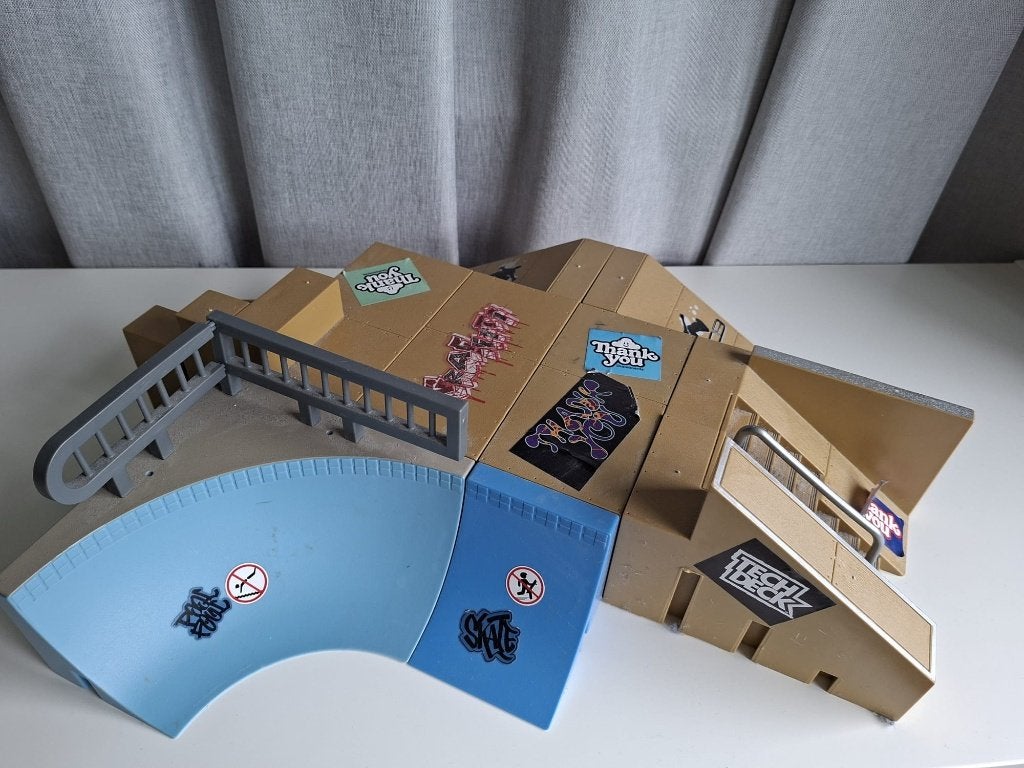 Finger Skateboardramp + toebehorenen, Ophalen of Verzenden, Zo goed als nieuw