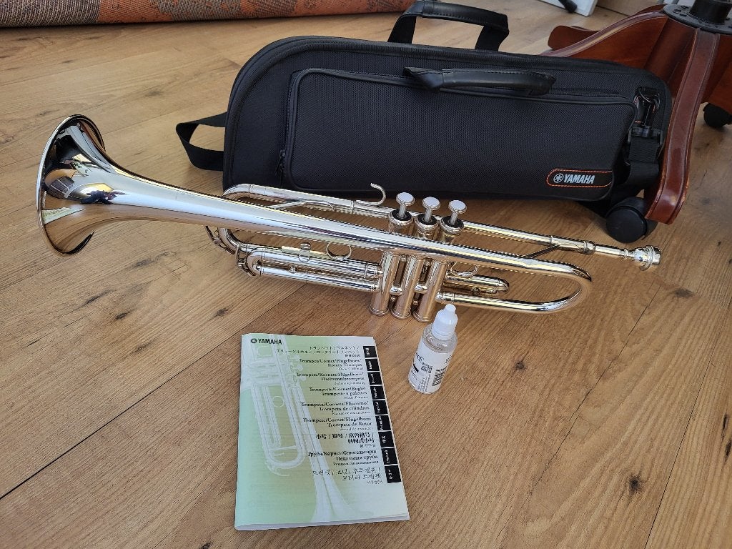 Yamaha trompet (gereseveerd voor koper), Ophalen of Verzenden, Zo goed als nieuw, Bes-trompet, Met koffer
