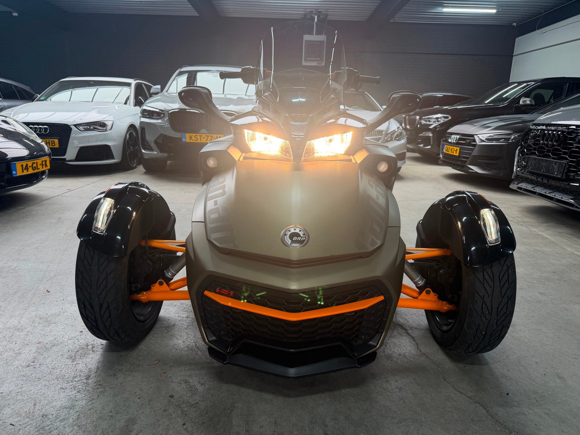 Can-Am Tour Spyder F3-S SM6 Akrapovic Carbon 2020 19Dkm, 1330 cc, Meer dan 35 kW