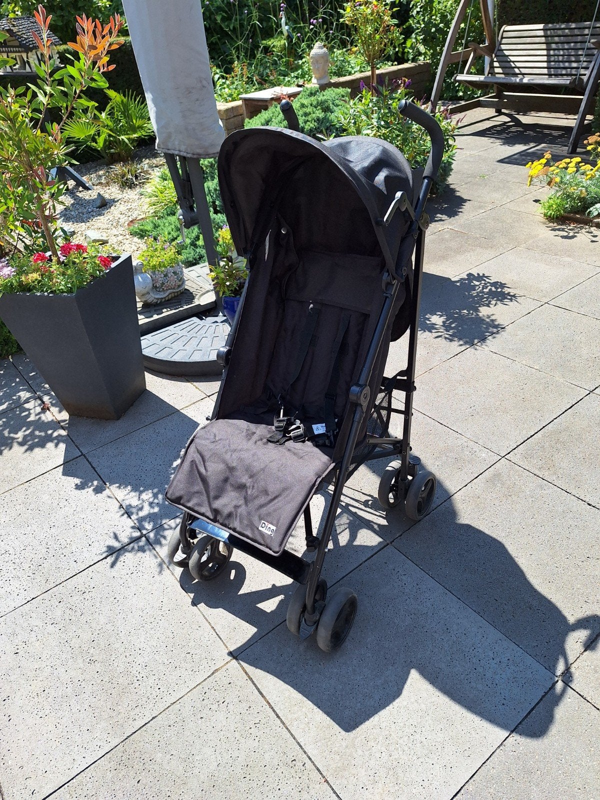 Zwarte buggy met regenhoes, Ophalen, Gebruikt, Regenhoes