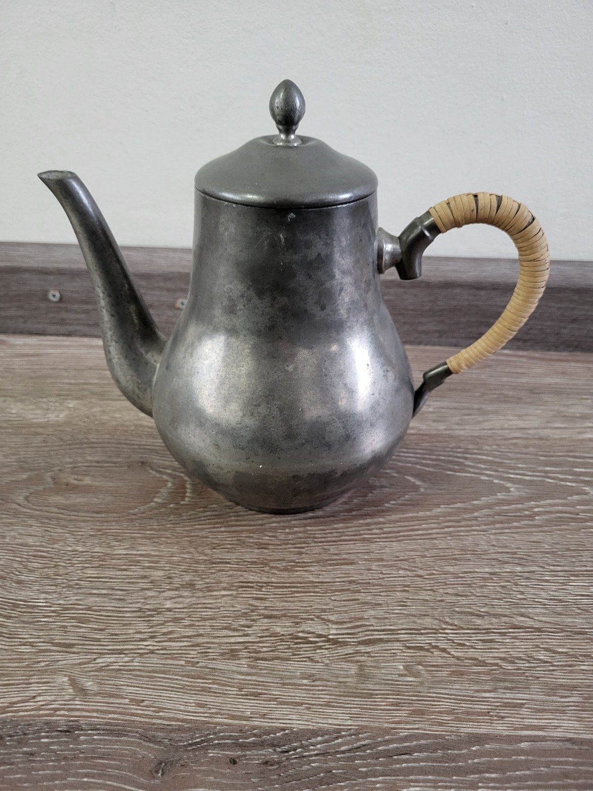 Antieke tinnen theepot met rieten handvat, Antiek en Kunst, Ophalen of Verzenden