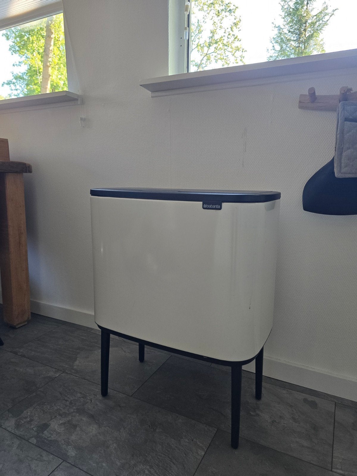 Brabantia Bo Touch Bin 60L - Wit, Ophalen, 40 liter of meer, Zo goed als nieuw, Rvs