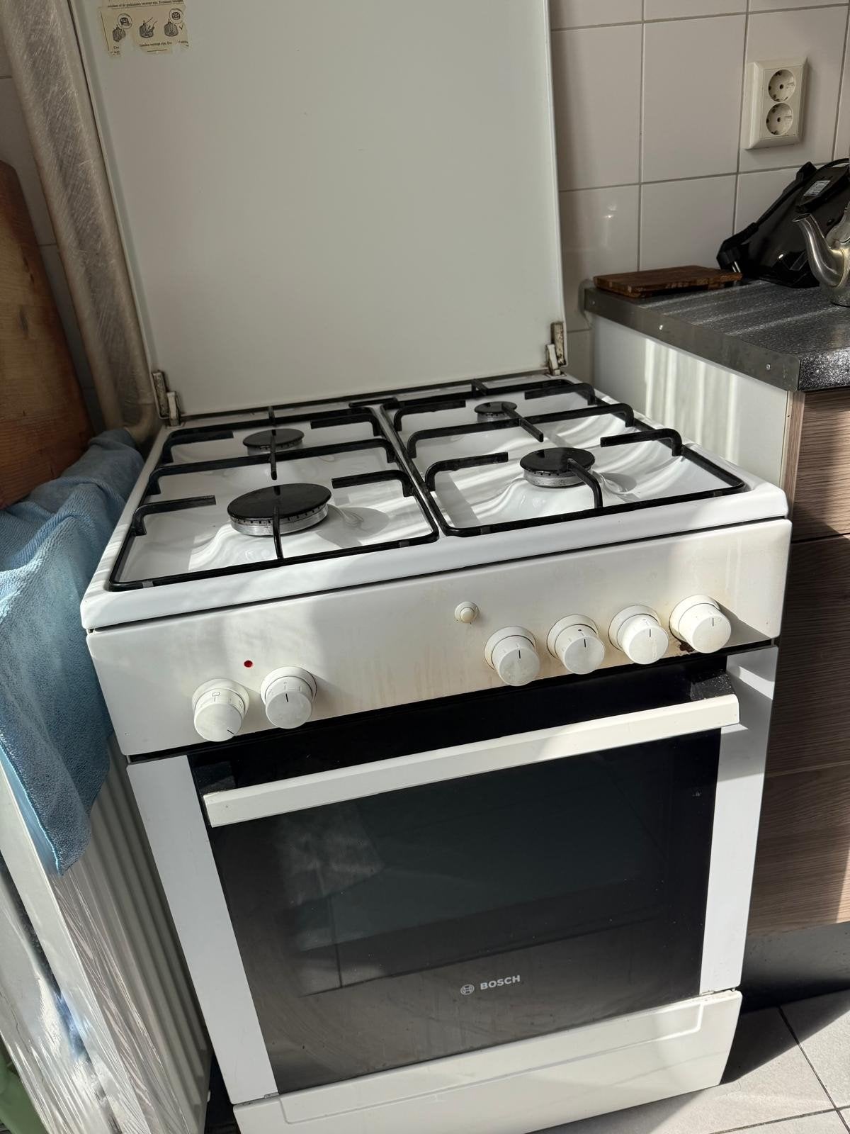Bosch Vrijstaand Gasfornuis met Elektrische Oven, Ophalen, Gebruikt, 60 cm of meer, 4 kookzones
